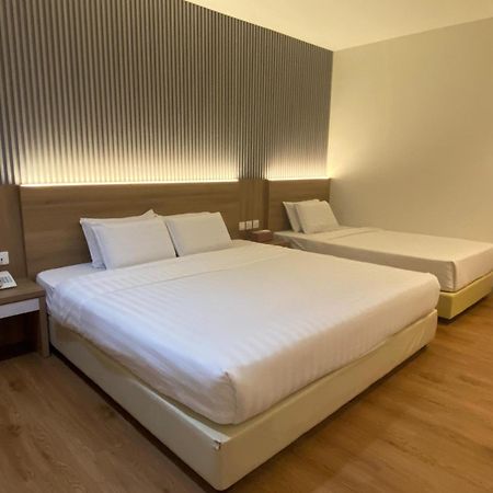 Lovina Inn - Nagoya Batam Екстериор снимка