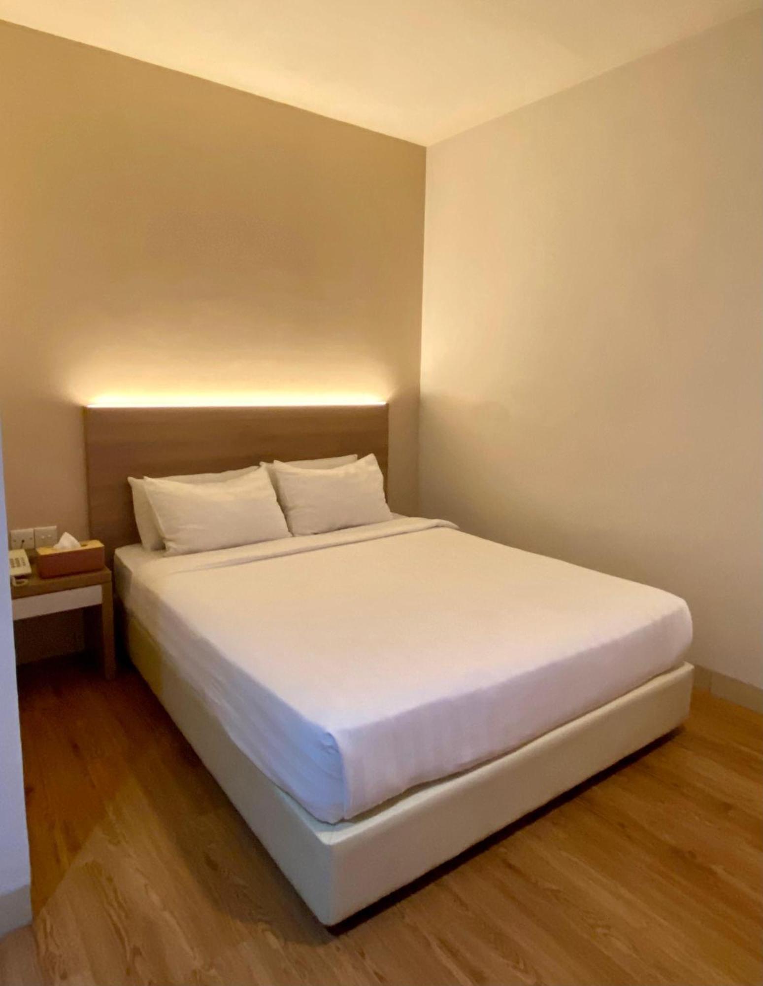 Lovina Inn - Nagoya Batam Екстериор снимка