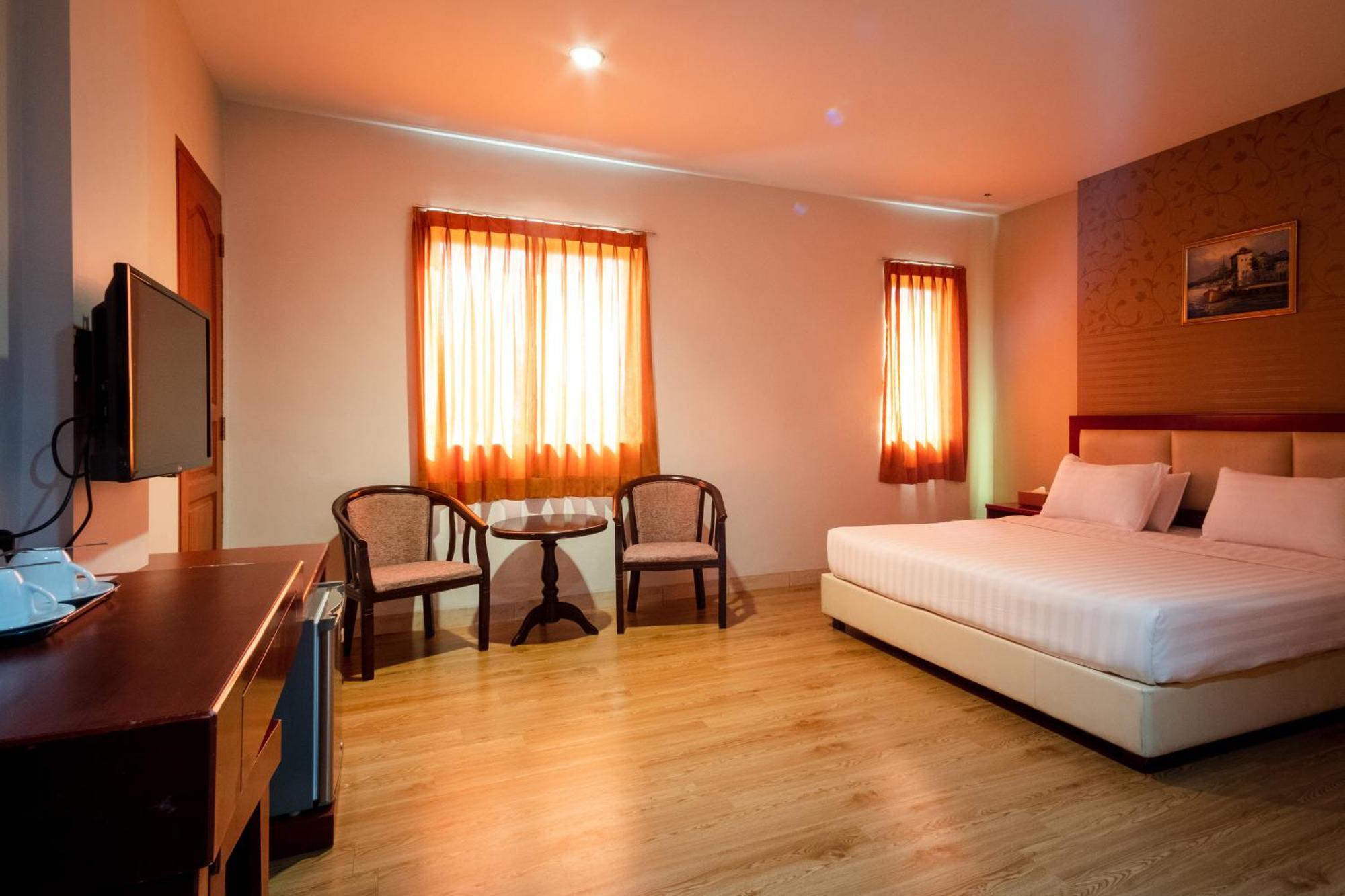 Lovina Inn - Nagoya Batam Екстериор снимка