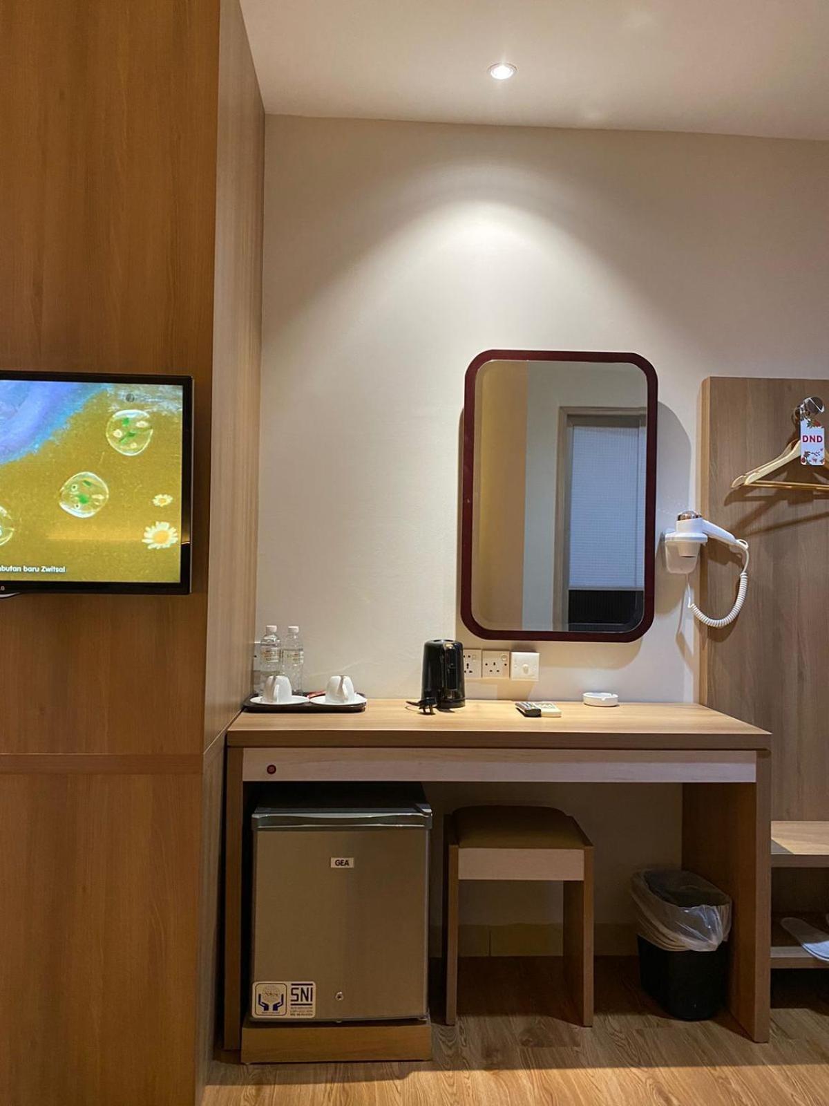 Lovina Inn - Nagoya Batam Екстериор снимка