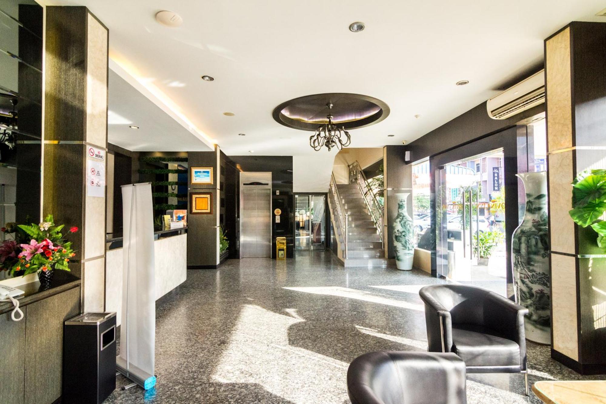 Lovina Inn - Nagoya Batam Екстериор снимка