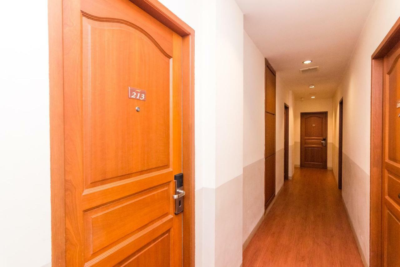 Lovina Inn - Nagoya Batam Екстериор снимка